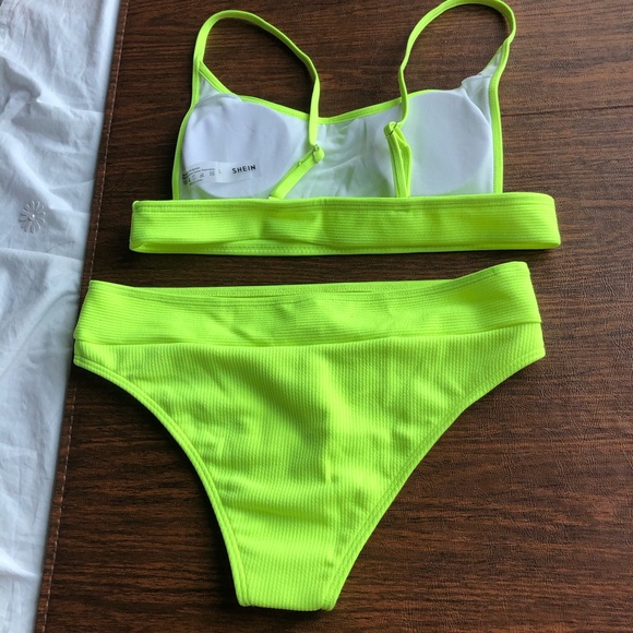 NEON GREEN SHE IN TWO PIECE - Picture 3 of 5